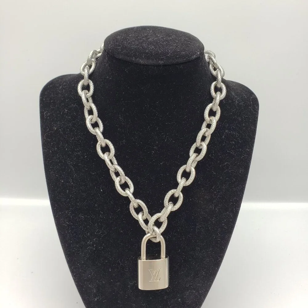 Authentic Louis Vuitton Padlock w/Unbranded Stainless Steel Plated Silver Chain - Picture 9 of 10